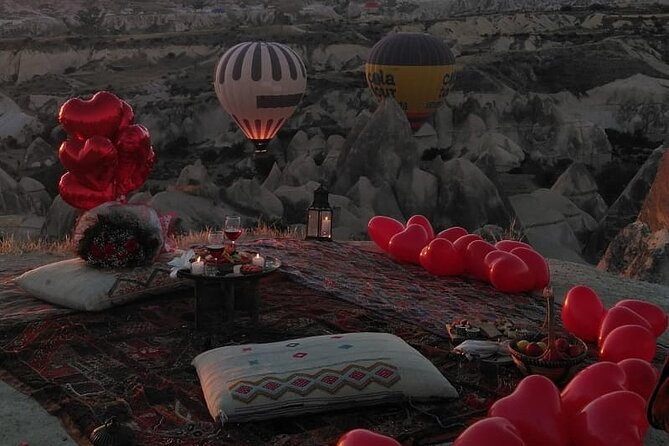 3 Days Cappadocia Tour From Istanbul With Optional Balloon Ride - Avanos pottery demonstration and flying back to Istanbul