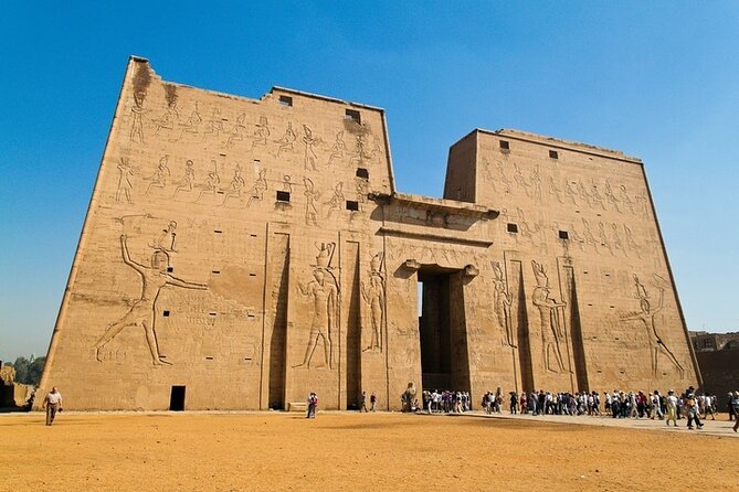 3 Night Nile Cruise from Luxor to Aswan with Sunrise Hot Air Balloon Ride - Day 3 between landmarks: Edfu by horse-drawn carriage and Kom Ombo’s dual focus