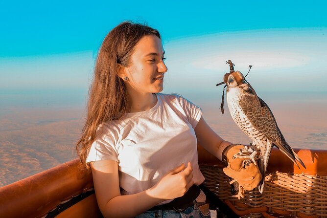 5-Hour Private Guided Tour with 1-Hour Hot Air Balloon Ride - Happy Dunes Stables: Breakfast, Falcon Viewing, and Camel Time