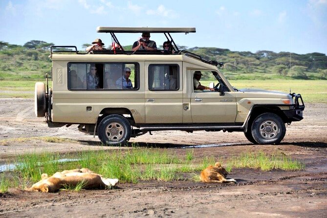 7 Day Private Jeep Safari, 5 star lodges with Balloon Ride Kenya - Hell’s Gate National Park: White Rhino Possibilities and a Bike Safari Twist