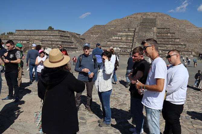 Balloon Flight and Tour in Teotihuacán from Mexico City - Teotihuacán on Foot: Breakfast, Artisans, and a Guided Pyramids Walk