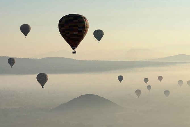 Balloon flight + Breakfast + Transportation from CDMX (SMALL GROUP) - A sunrise flight plan with real structure (not chaos)
