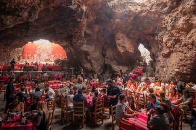 Balloon Flight + Cave Breakfast + Pick Up from CDMX or We Fly - We Fly Teotihuacan reception: coffee, bathrooms, and waiting room comfort