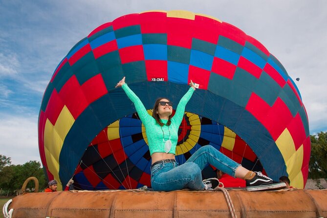 Balloon flight + CDMX pickup + Buffet Breakfast - Lunch on wheels and the Angel of Independence drop-off