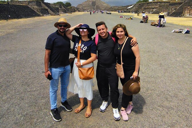 Balloon flight experience to Teotihuacan Pyramids - Breakfast and the culture talk near the pyramids
