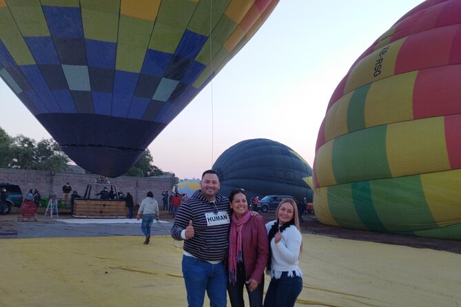 Balloon flight experience to Teotihuacan Pyramids - Tastings and the maguey talk: how the food and drink stop fits