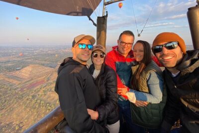 Balloon flight in Teotihuacan from Mexico City - Teotihuacán launch morning: registration, coffee, and the safety briefing