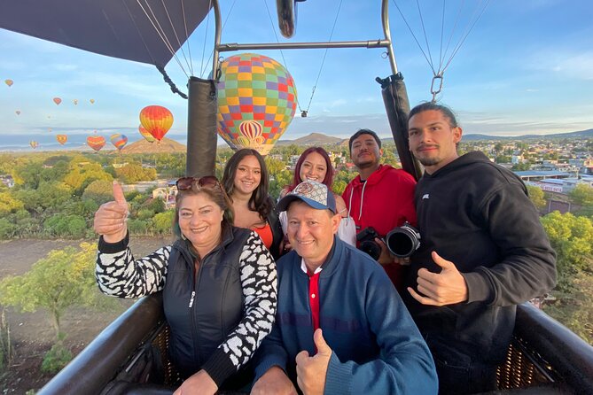 Balloon flight in Teotihuacan from Mexico City - Breakfast in La Cueva Teotihuacán: food in a real natural cave