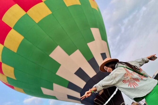 Balloon flight in Teotihuacan from Mexico City - Artesanías Premier: maguey, pulque, obsidian, and a silver shop stop