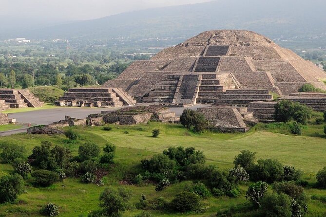 Balloon Flight over Teotihuacan All Inclusive - Breakfast at El Jaguar, plus obsidian and maguey talk