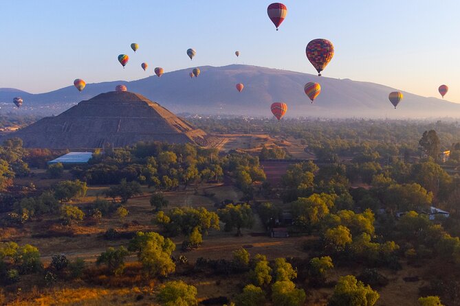 Balloon flight + pick up in CDMX + Breakfast in Cave + Teotihuacan - Teotihuacan at sunrise: why this balloon day works