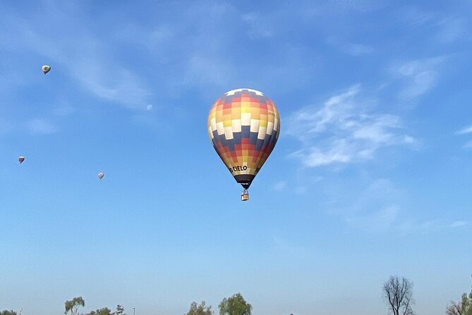 Balloon flight + Transportation + Breakfast in Cave or buffet + Pyramids - Tlalocan crafts stop: souvenirs you can actually use