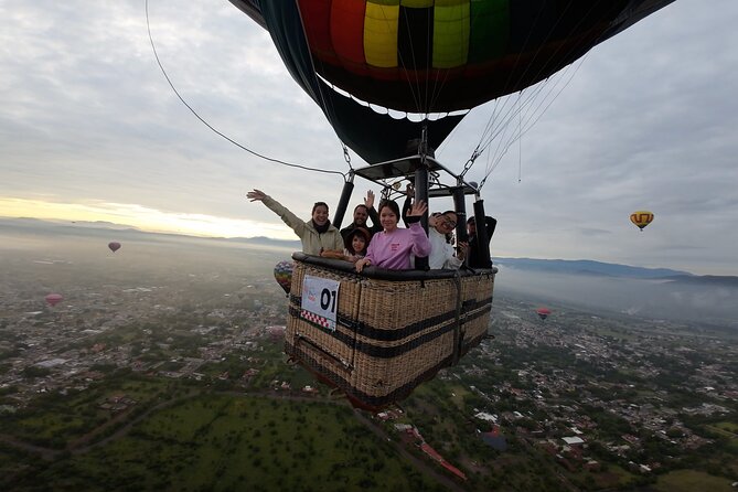 Balloon flight with breakfast in Cave and Pyramids tour from CDMX - Sunrise balloon and Teotihuacán views: why this trip feels special
