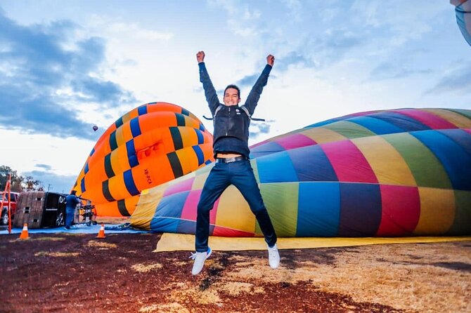 Balloon flight with or without Teotihuacan half day tour - Globopuerto Arrival: Coffee, Cookies, and Balloon Assignment