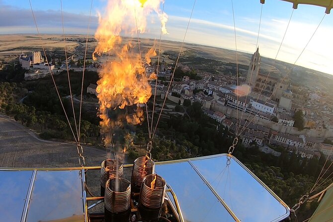 Balloon ride in Segovia with optional transportation from Madrid - The balloon flight: about 1 hour over World Heritage Segovia