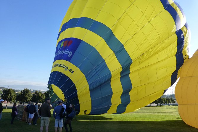 Balloon Ride over Catalonia with optional Pick-up from Barcelona - The comfort stop at Restaurant Zèfir (coffee, juice, and a toilet window)