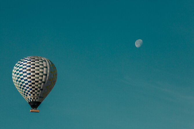 Balloon Ride with Champagne Toast from Monsaraz - Why Monsaraz and Alqueva make balloon rides so memorable