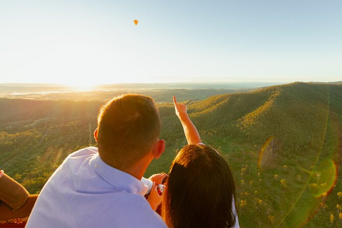 Cairns Hot Air Balloon Flight + Bad Fishy Jet Boating Cairns - Sunrise in the Atherton Tablelands: What the balloon part really feels like