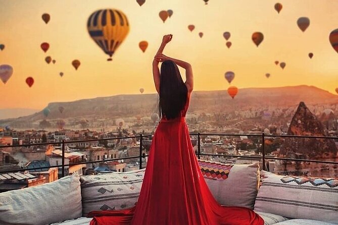 Cappadocia Hot air balloon - Uchisar Castle and the valley stops: using the morning light