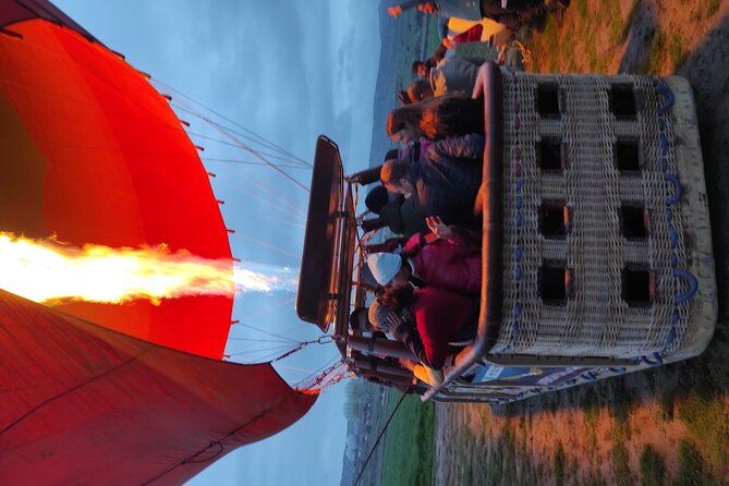 Cappadocia Hot Air Balloon Flight / Over Goreme & FairyChimneys - Landing, Trailer Touchdowns, and the Post-Flight Champagne Moment