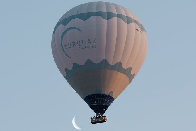 Cappadocia Hot Air Balloon Ride/ Turquaz Balloons - Pickup, Breakfast, and the Pre-Flight Setup in the Dark