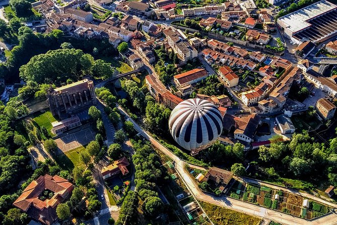 Catalonia Hot Air Balloon Ride and Breakfast over the Volcanoes of la Garrotxa - Timing, weather, and what to wear so the day stays comfortable