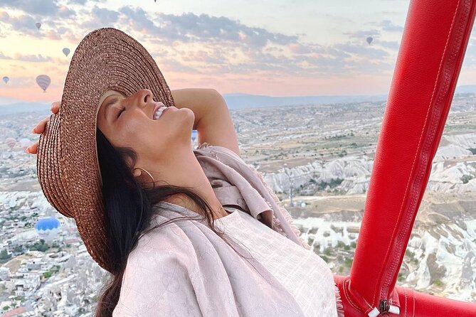 Exclusive Hot air balloon Flight in Cappadocia - Hotel pickup in Göreme: the 20:00–22:00 timing reality