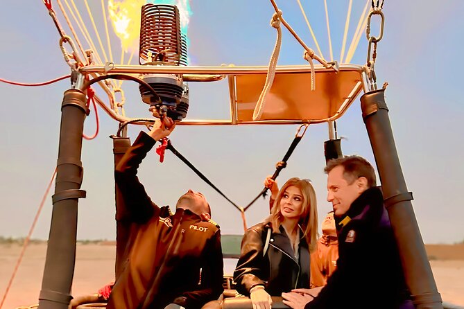 Fly in a hot air balloon in the sky of the Atlas in Marrakech - Timing in Marrakech: Planning for a Dawn Start