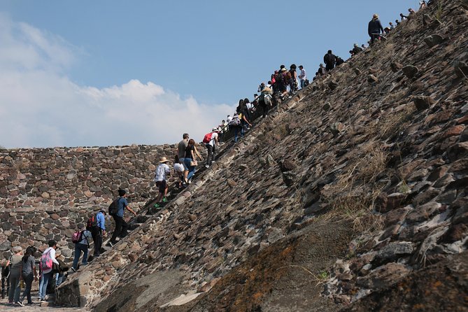 Full-Day Teotihuacan Hot Air Balloon Tour from Mexico City Including Transport - Teotihuacan pyramids time: self-paced walking with optional guides
