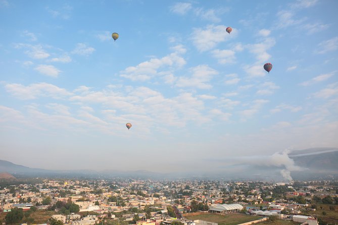 Full-Day Teotihuacan Hot Air Balloon Tour from Mexico City Including Transport - Group size, waiting, and the pacing of a shared balloon day
