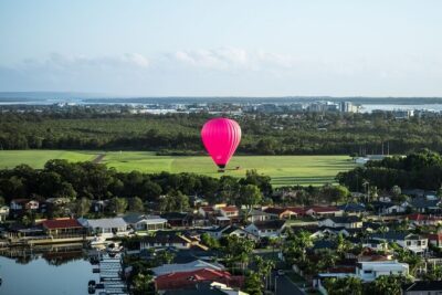 Gold Coast Hot Air Balloon Flight - Entering the balloon basket without the climb: comfort and photo angles