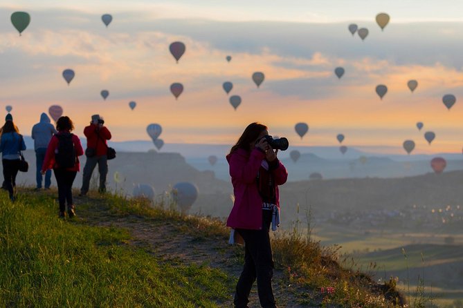 Hot Air Balloon, Best of Red and Green Guided 1-Day Tour - Meals and comfort: breakfast, lunch, and what you should expect