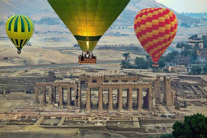 Hot Air Balloon Experience Over Luxor Sky - What you can photograph: camera rules inside the basket