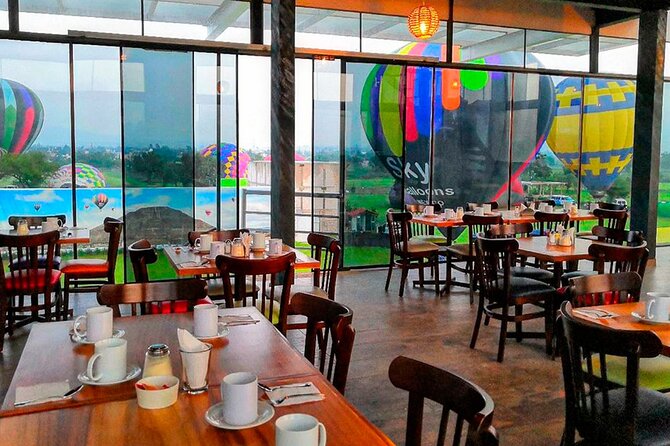 Hot Air Balloon Flight and Tour of the Majestic Pyramids - Toast, coffee break, and breakfast at El Cielo