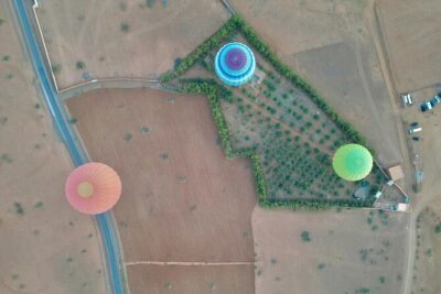 Hot air balloon flight at sunrise in Marrakech & breakfast - In the basket: calm takeoff, long views, and the pilot’s job