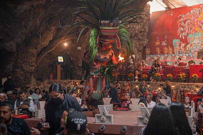 Hot air balloon flight in Teotihuacán + Breakfast in a Cave - Breakfast in a natural cave: what to expect (and why it’s worth the effort)