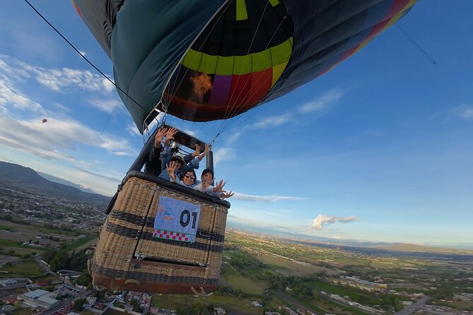 Hot air balloon flight in Teotihuacán + Breakfast in a Cave - Teotihuacán pyramids time: up to 2 hours, but entrance isn’t included