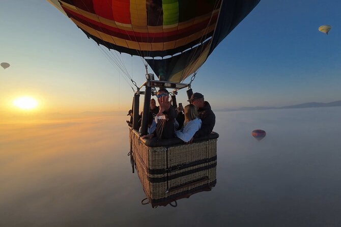 Hot air balloon flight in Teotihuacán + Breakfast in a Cave - After landing: toast, certificates, and a real local moment