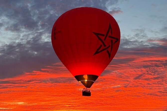 Hot air balloon flight in the desert with camel ride - Pickup and the early-morning rhythm in Marrakech