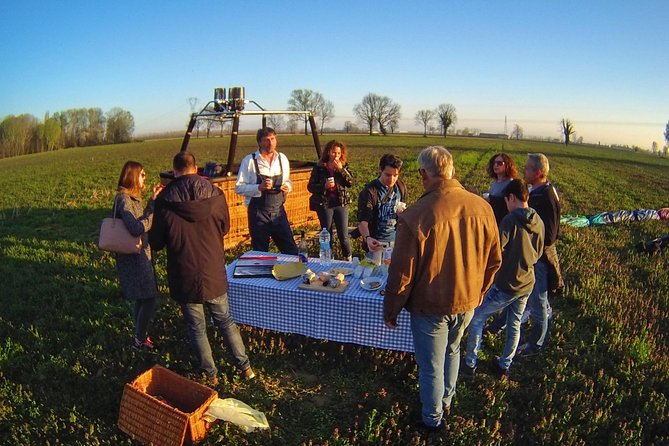 Hot air balloon flight Milan weekend - The pre-flight briefing: your real comfort upgrade