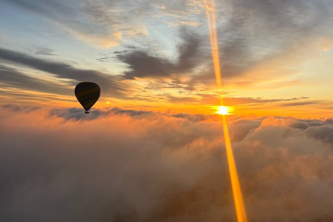 Hot Air Balloon Flight over the Avon Valley flight only - Comfort and timing: you’ll feel the morning air
