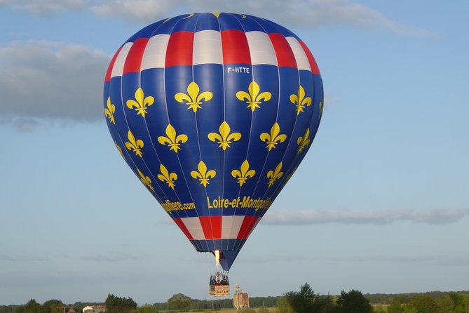 Hot Air Balloon Flight over the castle of Chenonceau / France - Wine, cheese, and local sweets: why it’s more than a snack
