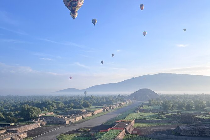 Hot Air Balloon Flight with Cave Breakfast - A Teotihuacan Balloon Day That Starts Before Sunrise