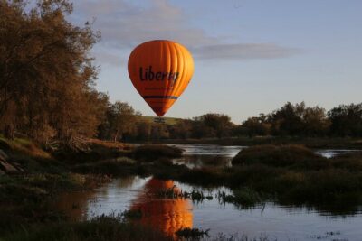 Hot Air Balloon Flights in Perth (Avon Valley) with breakfast - Seeing Balloon Setup Up Close (and Actually Learning the Craft)