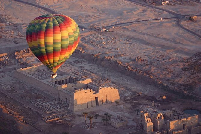 Hot Air Balloon Ride in Luxor Egypt with Transfers Included - The Ground-to-Air Rhythm: Wait, Board, Float, Land