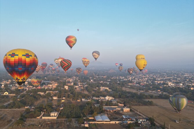 Hot air Balloon ride in Teotihuacan & breakfast in “La Gruta” - La Gruta cave breakfast: why that post-flight meal is a highlight