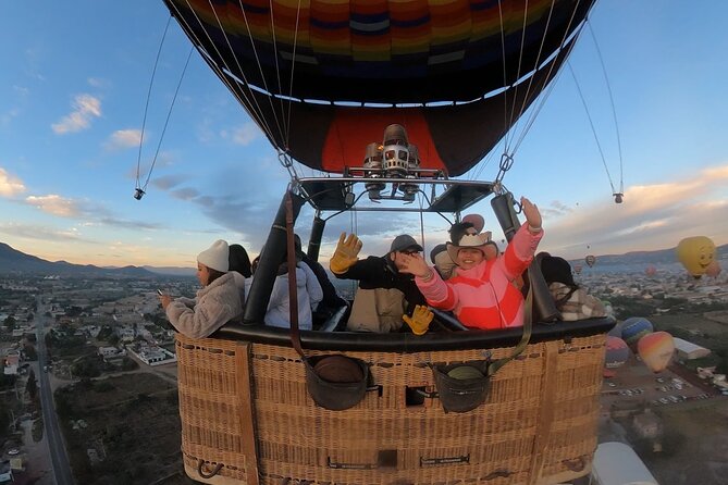 Hot air Balloon ride in Teotihuacan & breakfast in “La Gruta” - Exploring Teotihuacan: guided context plus free time to wander