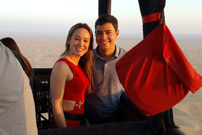 Hot Air Balloon Ride Over Dubai Desert inlcuding Transfers - Key highlights at a glance