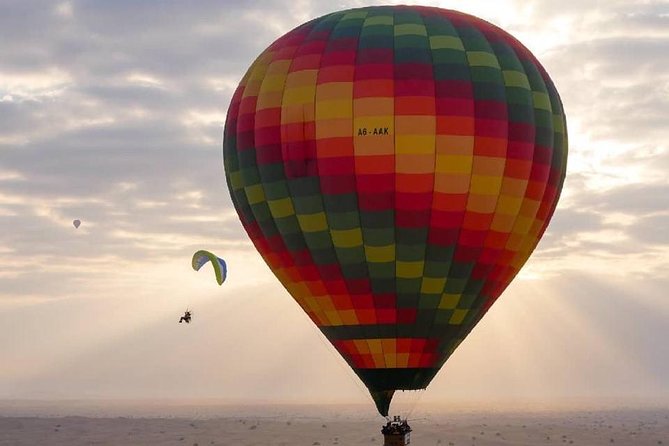 Hot Air Balloon Ride Over Dubai Desert inlcuding Transfers - The 3:30am start that actually makes the magic