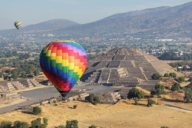Hot Air Balloon Ride over Teotihuacan - Why a sunrise balloon over Teotihuacán feels different